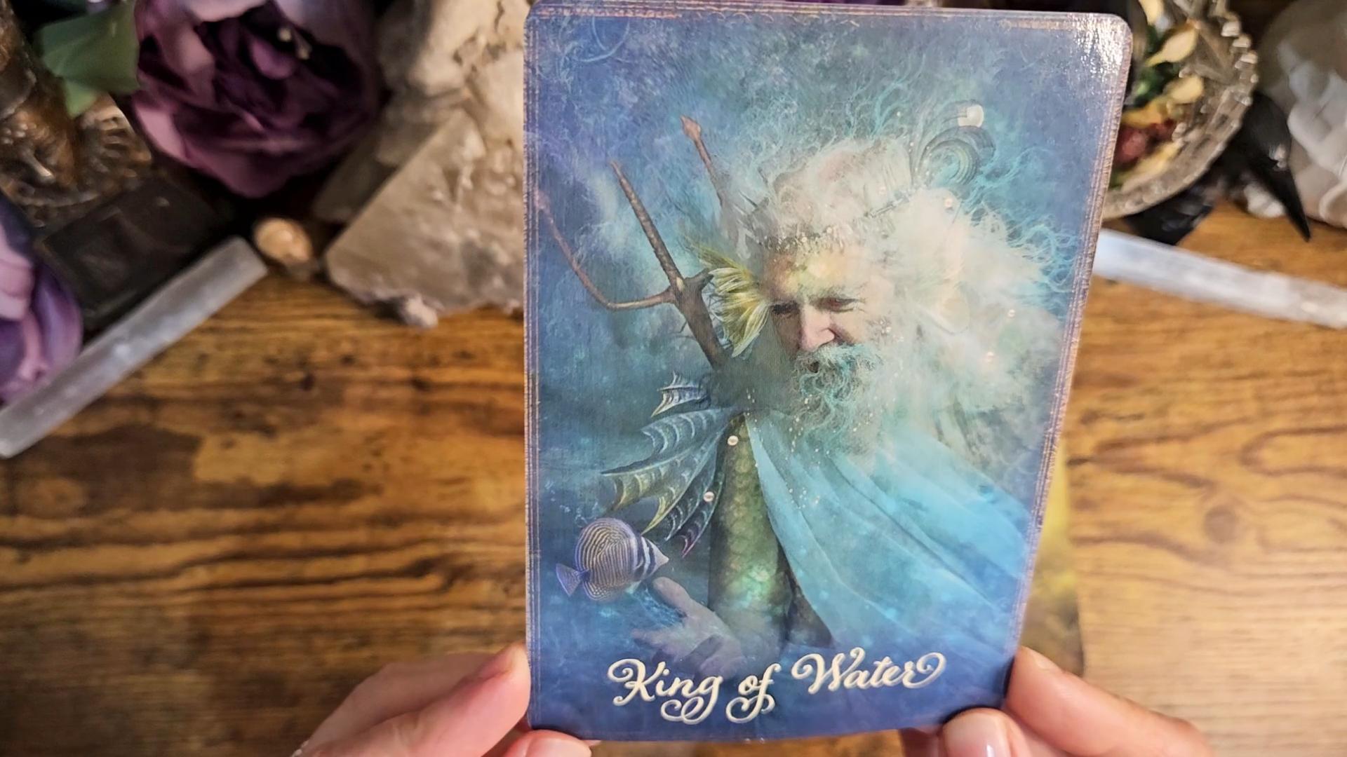 Lady Alana offering Divine Intuitive Tarot guidance for your Highest Good